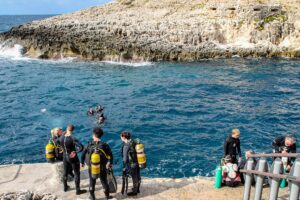 Diving la Wied iż-Żurrieq