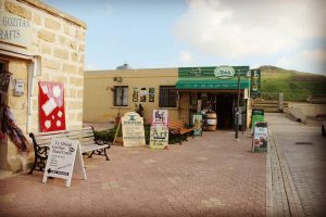 Ta' Dbiegi Crafts Village din Gozo