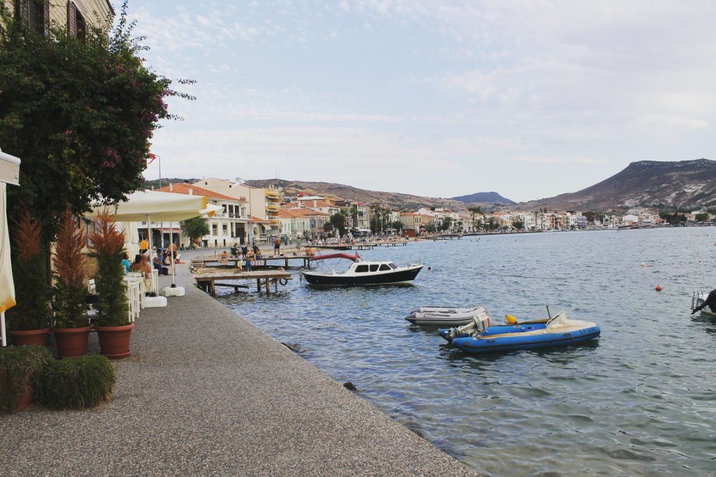 Mini-port în Foca