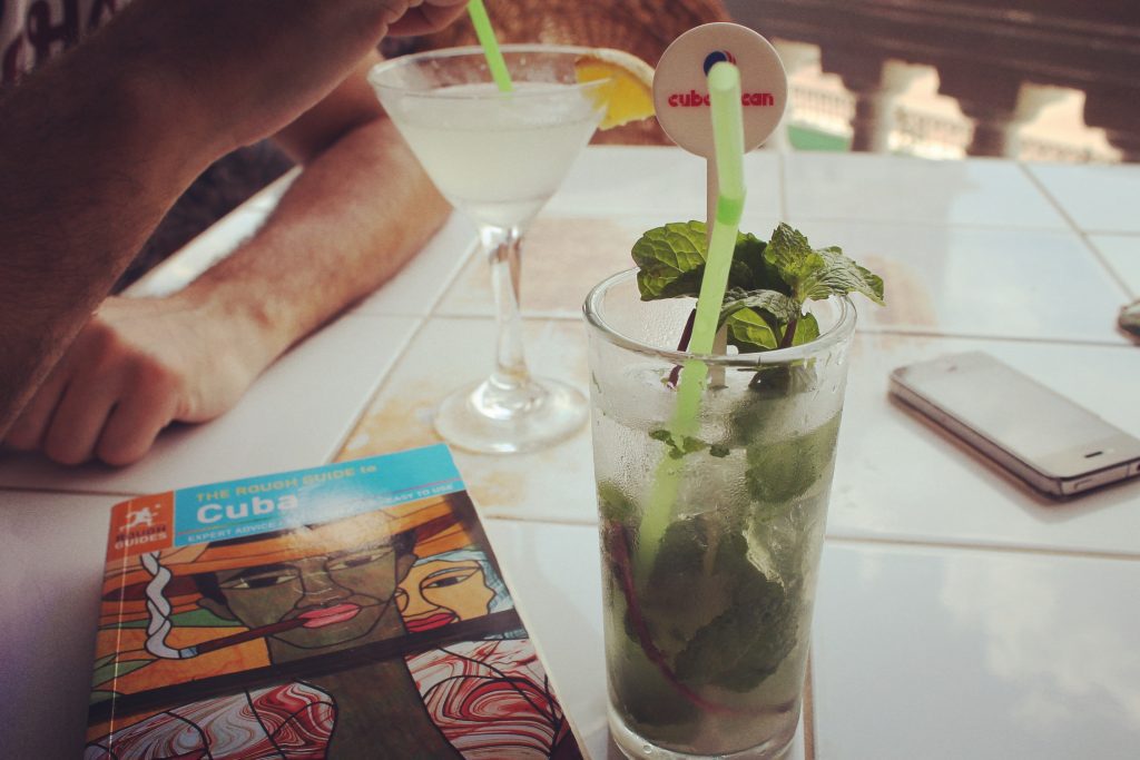 Nu se pune că ai început călătoria în Cuba fără un daiquiri sau un mojito. 