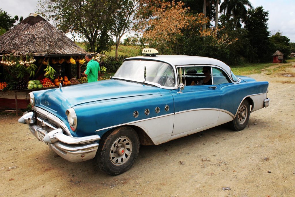 Prima mașină veche cu care mergem în Cuba