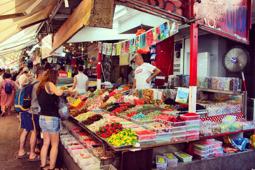 Stand de jeleuri în Carmel Market