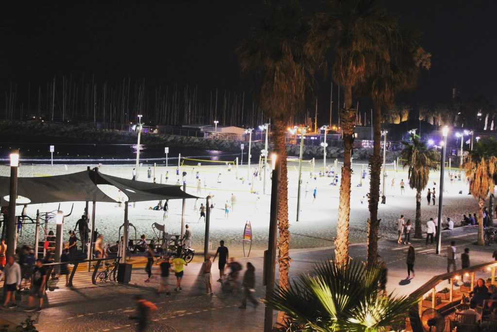 Activitate intensă pe plajele din Tel Aviv