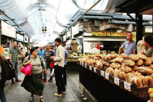 Pâine proaspătă la Mahane Yehuda