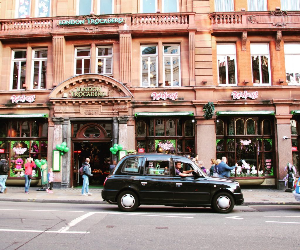 Taxiurile emblematice din Londra