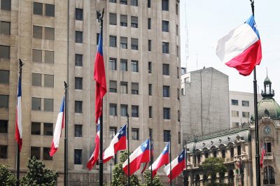 La Estrella Solitaria, steagul chilian, la Palacio de la Moneda.