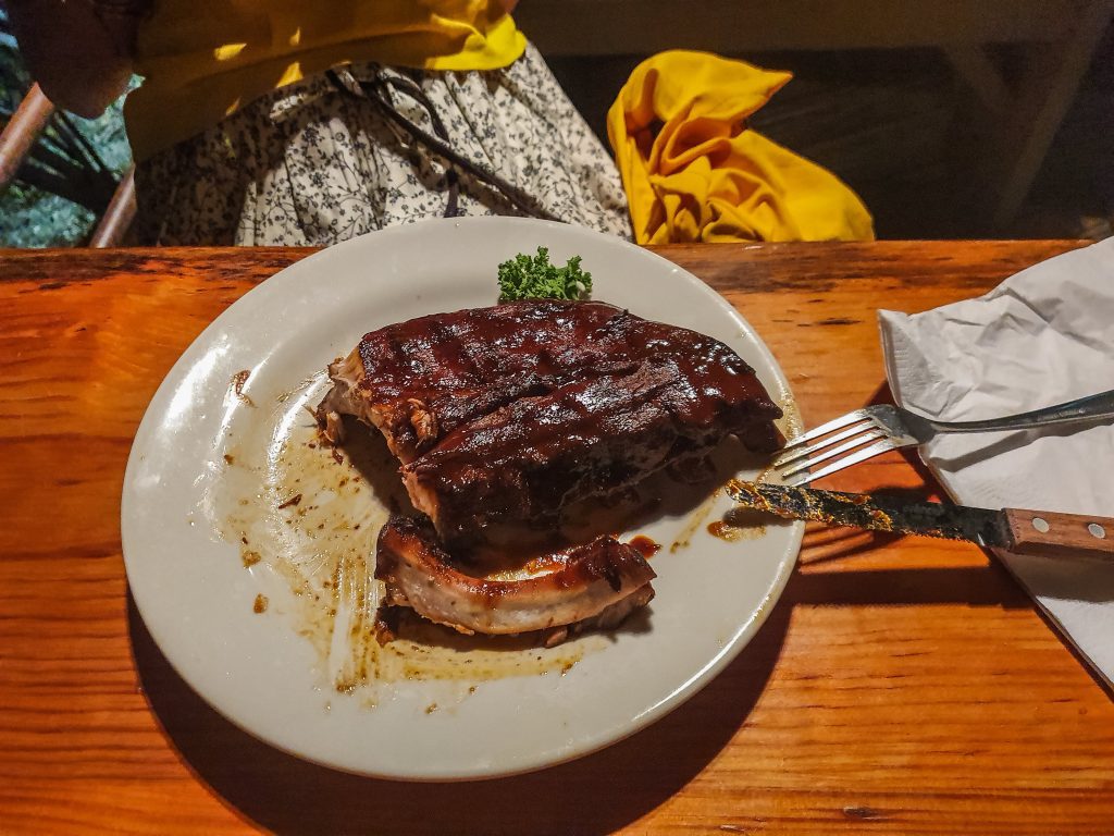 Ribs, în Gruene, TX