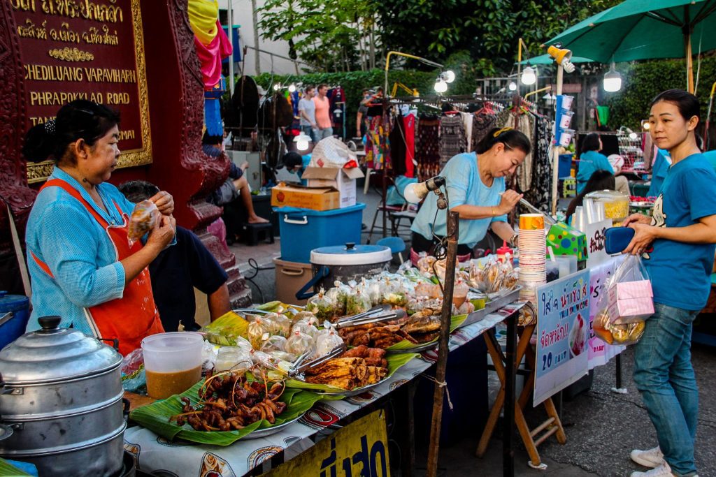 Mâncăruri delicioase în piețele din Chiang Mai