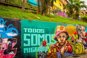 Comuna 13 atrage turiști din toate părțiel lumii, care vin aici pentru povestea locului și tururile de graffiti