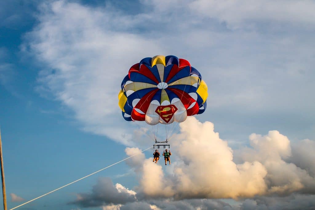 Parasailing în Boracay