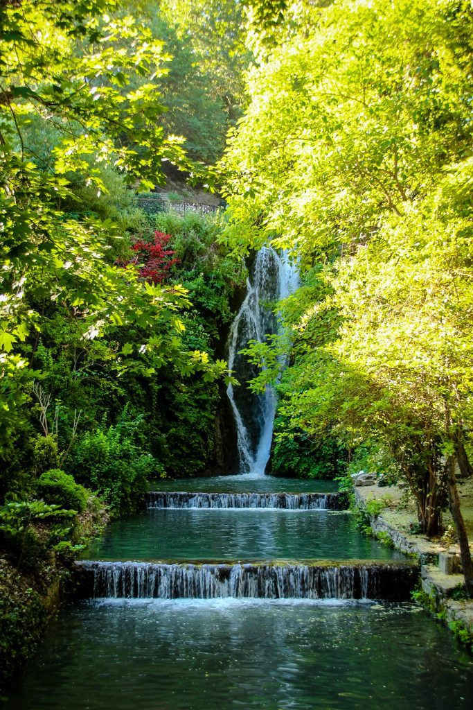 Cascada din curtea Castelului de la Balcic