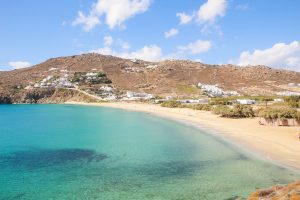 Una dintre multele plaje din Mykonos