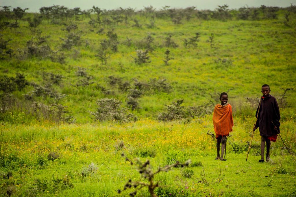 Copii în Serengeti