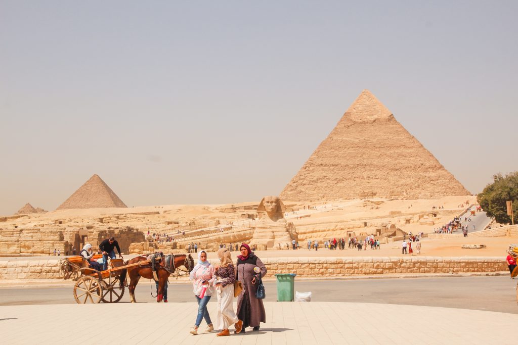 Piramidele din Giza