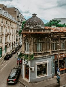 clădirile vecine cu Hotel Cișmigiu