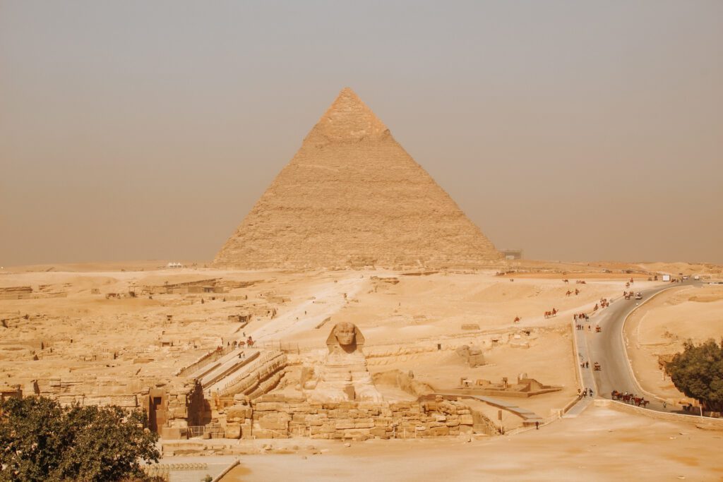 Piramidele din Giza