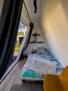 Interior de cășuță mică. Ce mai mică.