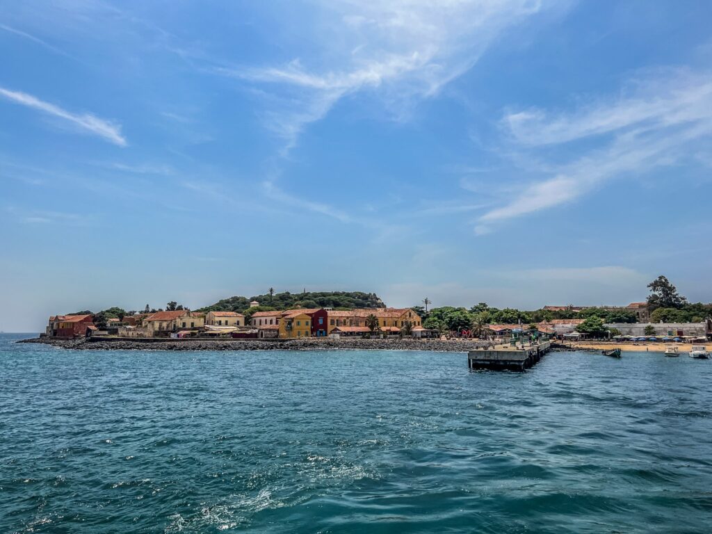 Île de Gorée, văzută de pe ferry