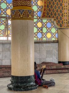 Interiorul moscheii din Touba