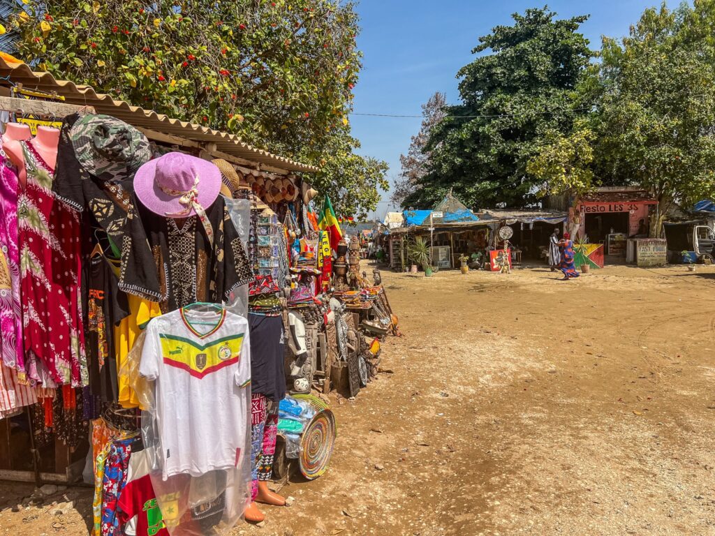 Tonete cu lucruri de cumpărat în Senegal