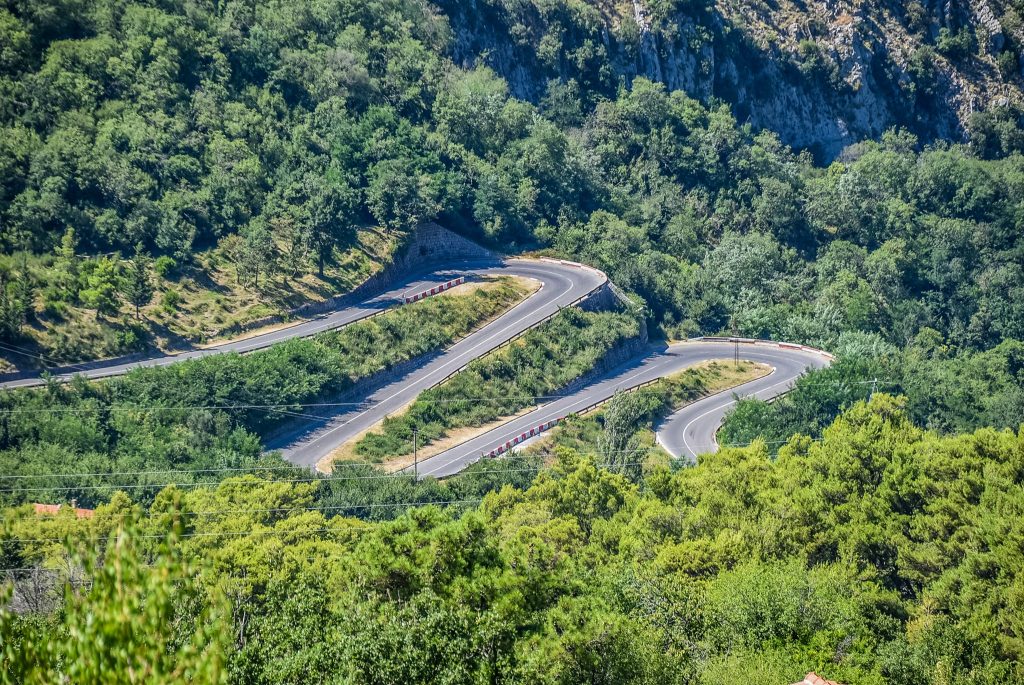Scara din Kotor, în secțiunea ei bună și largă Scara din Kotor, în secțiunea ei bună și largă