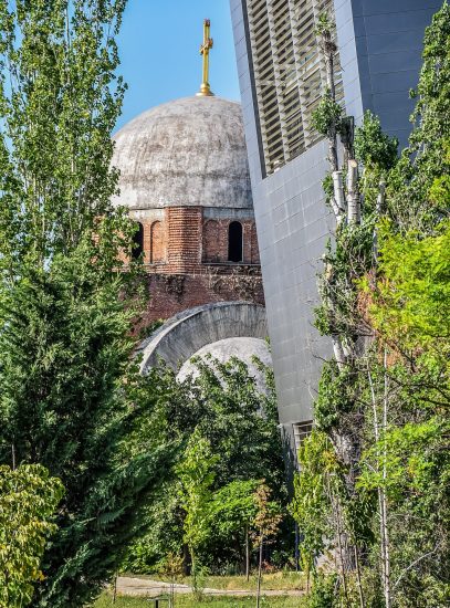 Catedrala Mântuitorului Hristos din Pristina, Kosovo | Balcani cu autorulota Catedrala Mântuitorului Hristos din Pristina, Kosovo | Balcani cu autorulota