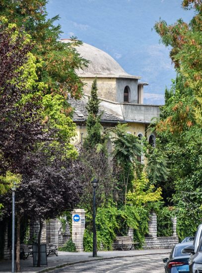 Superbe străduțe în Gjirokaster Superbe străduțe în Gjirokaster