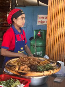 Street food în Myanmar