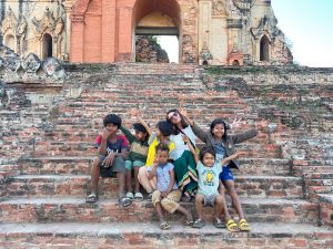 Cu copiii din InnWa, Myanmar